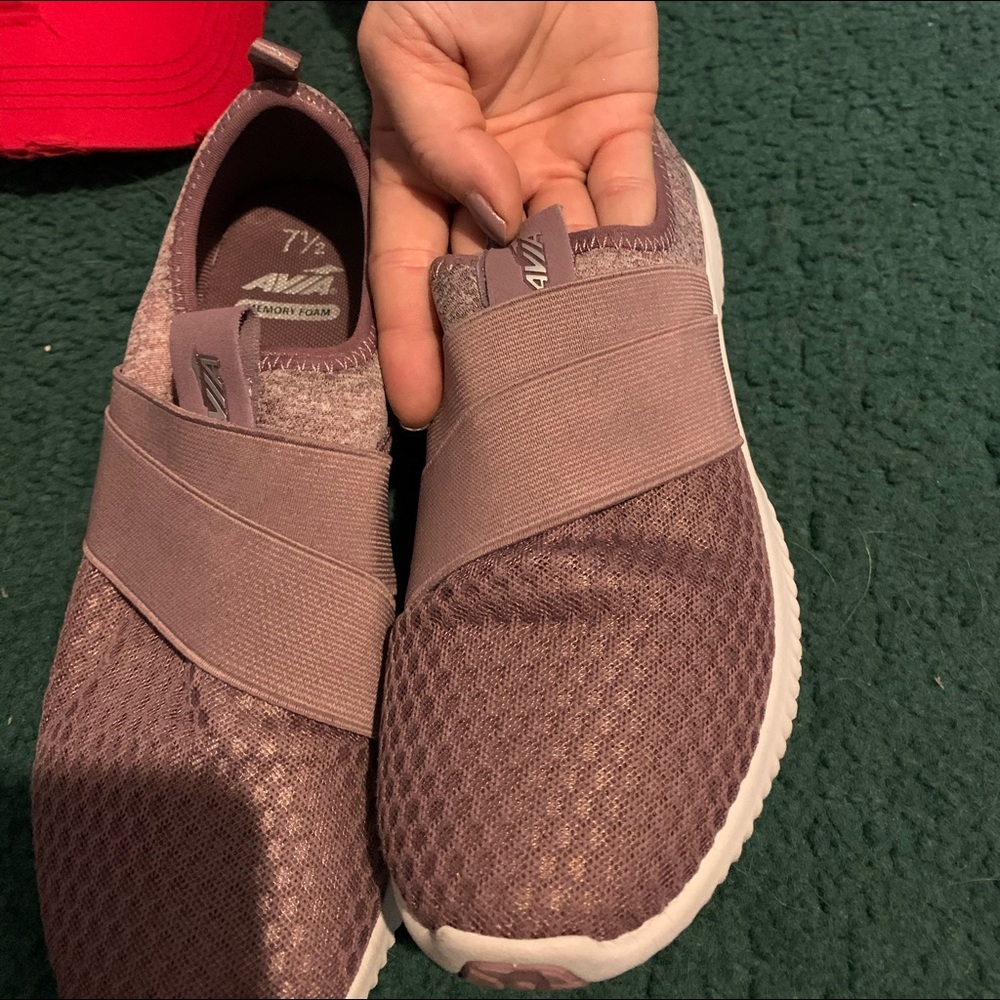 Avia plum tennis shoes